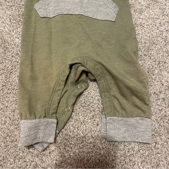 Bundle of Two Star Wars Baby Yoda Infant Clothes - Picture 10 of 10